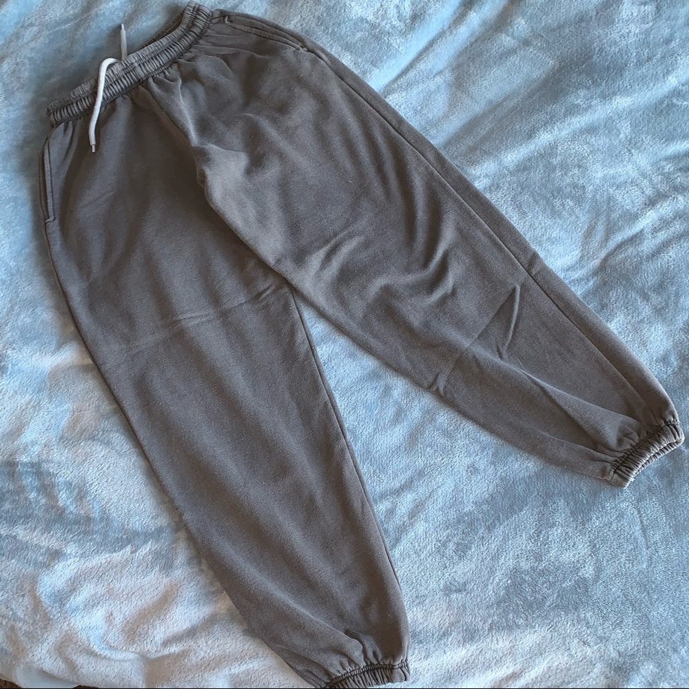 Pretty little thing sweatpants dark gray